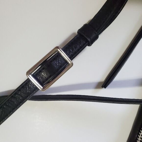 Margot black leather fold over crossbody flat shape - Picture 8 of 8